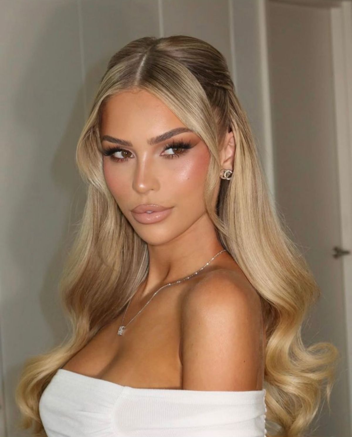 Lashes and Lash Glue