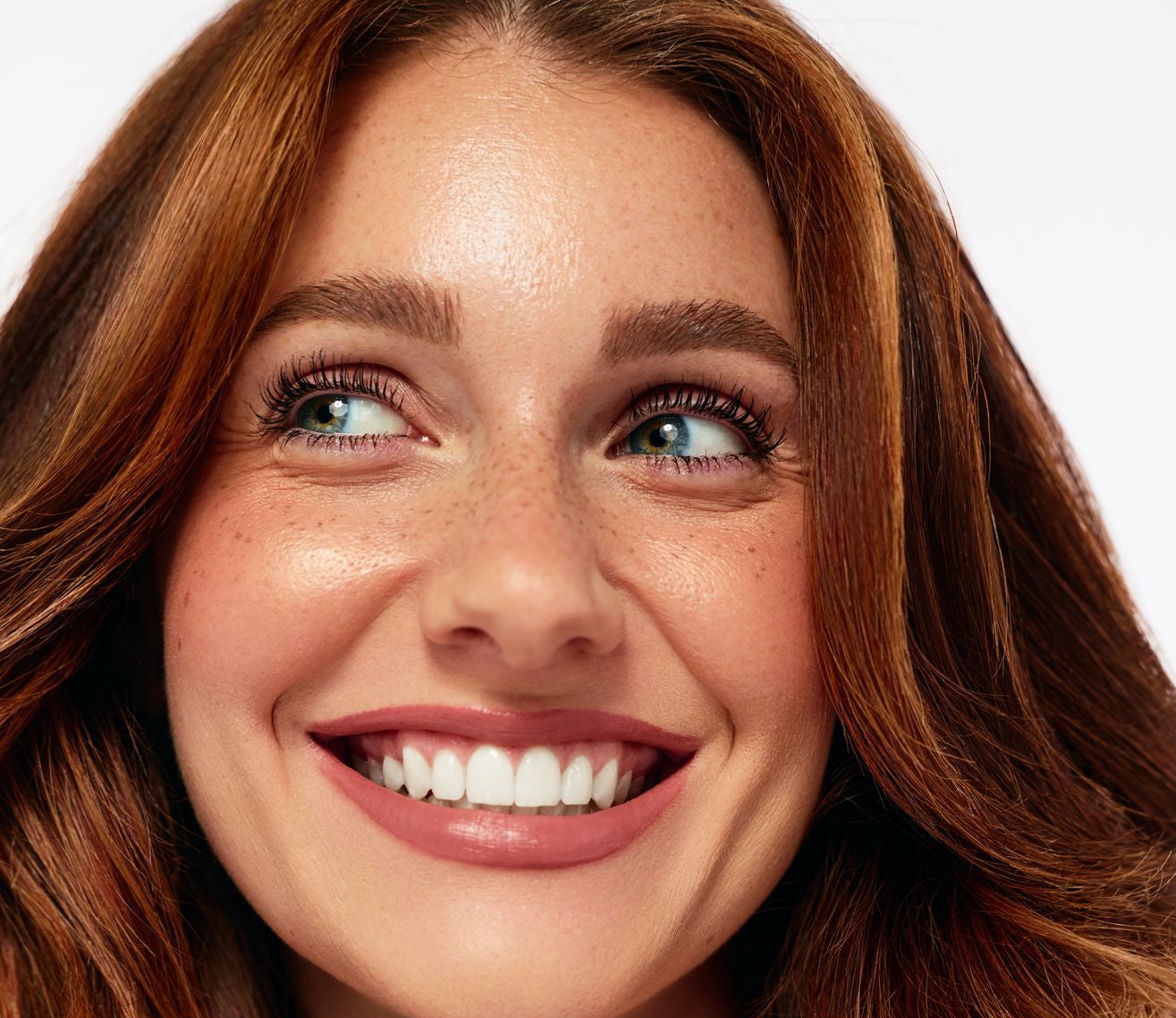 Why your falsies itch 