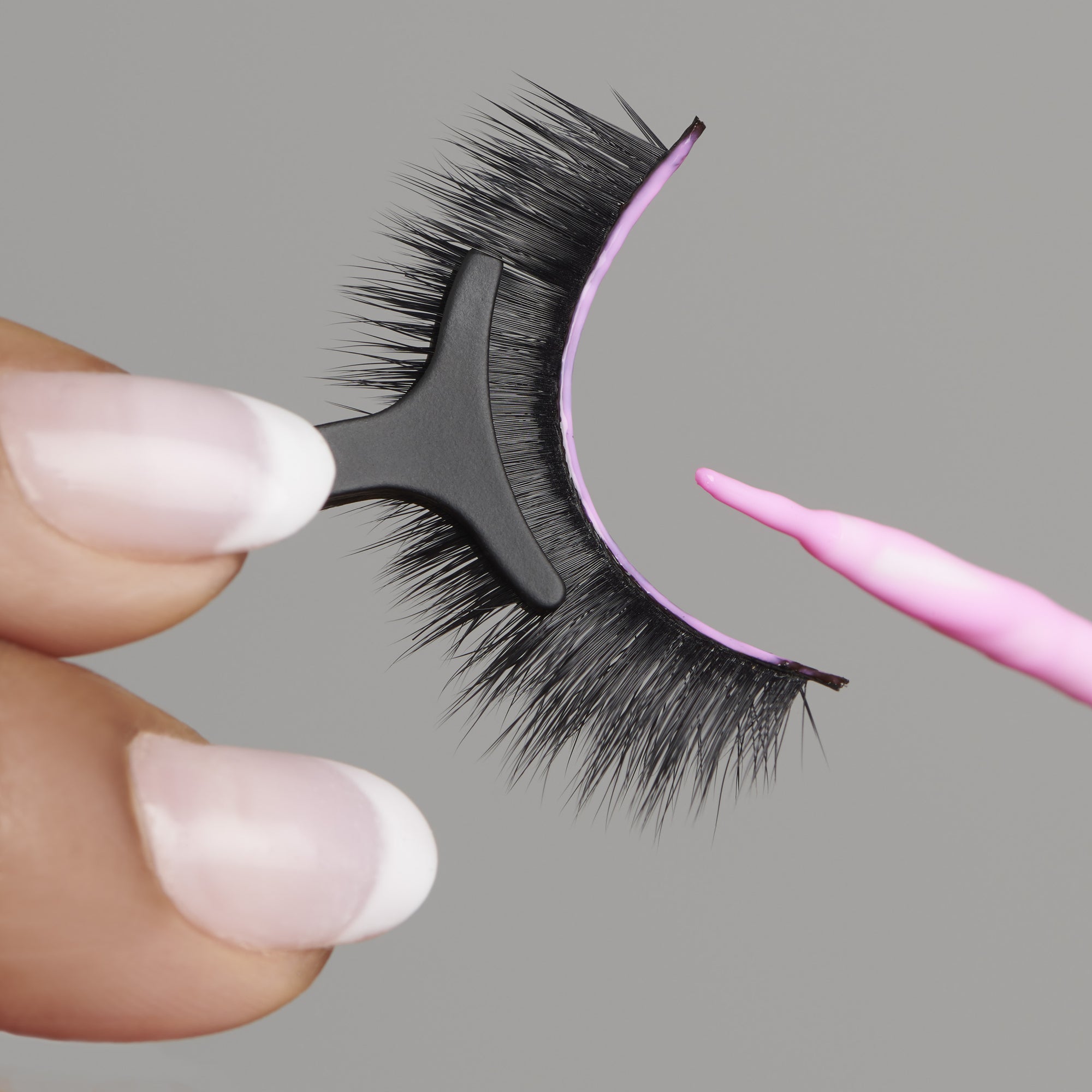 True Glue Vegan Lash Adhesive in PINK
